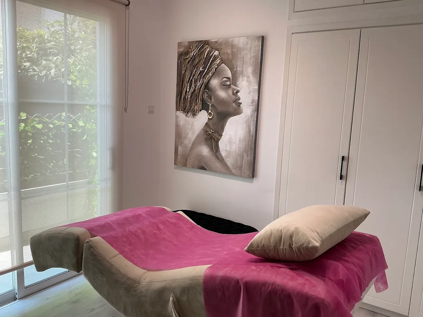 The treatment room at DCG Clinic in Limassol